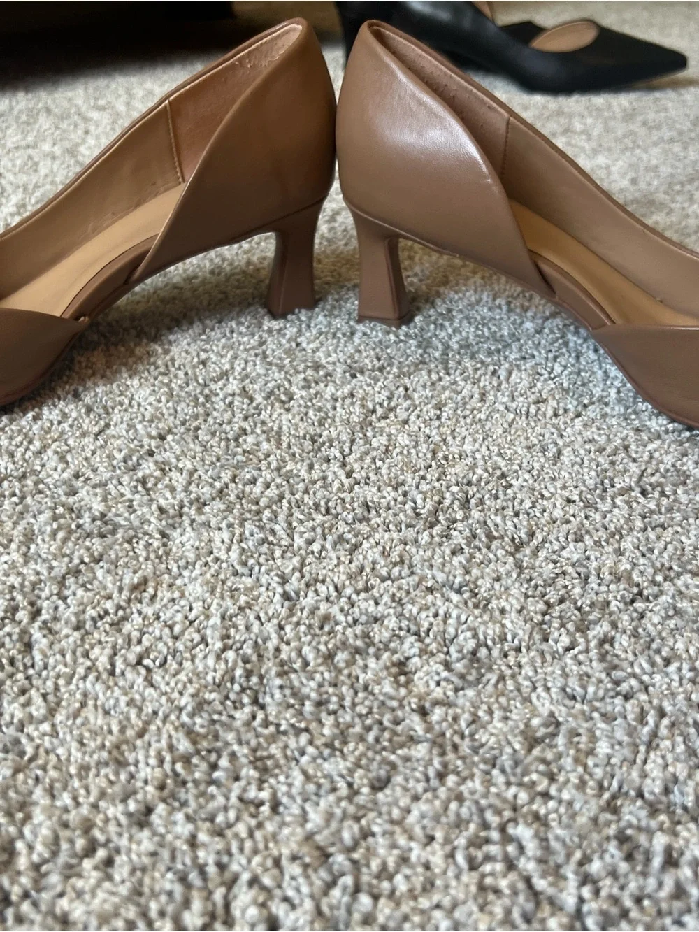 Naturalizer Nude Pointed-Toe Leather Pumps